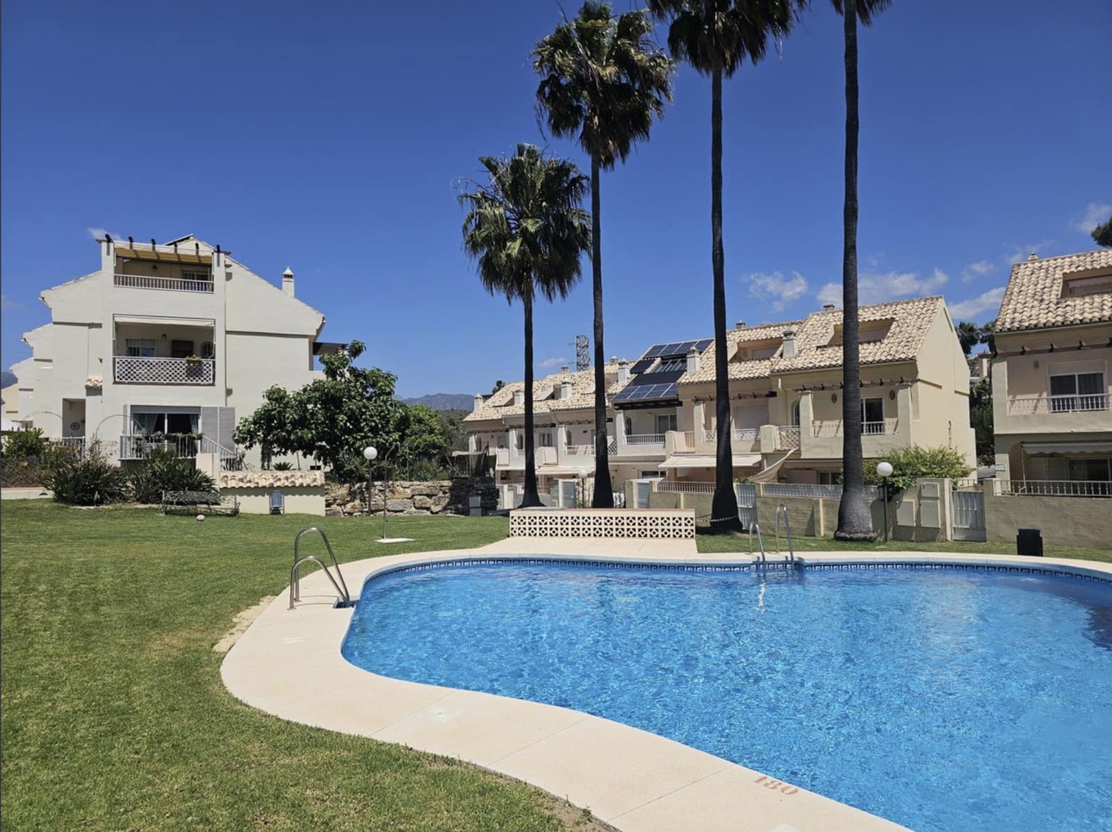 3 bedroom Townhouse for sale in Marbella with pool garage - € 585,000 (Ref: 10047040)