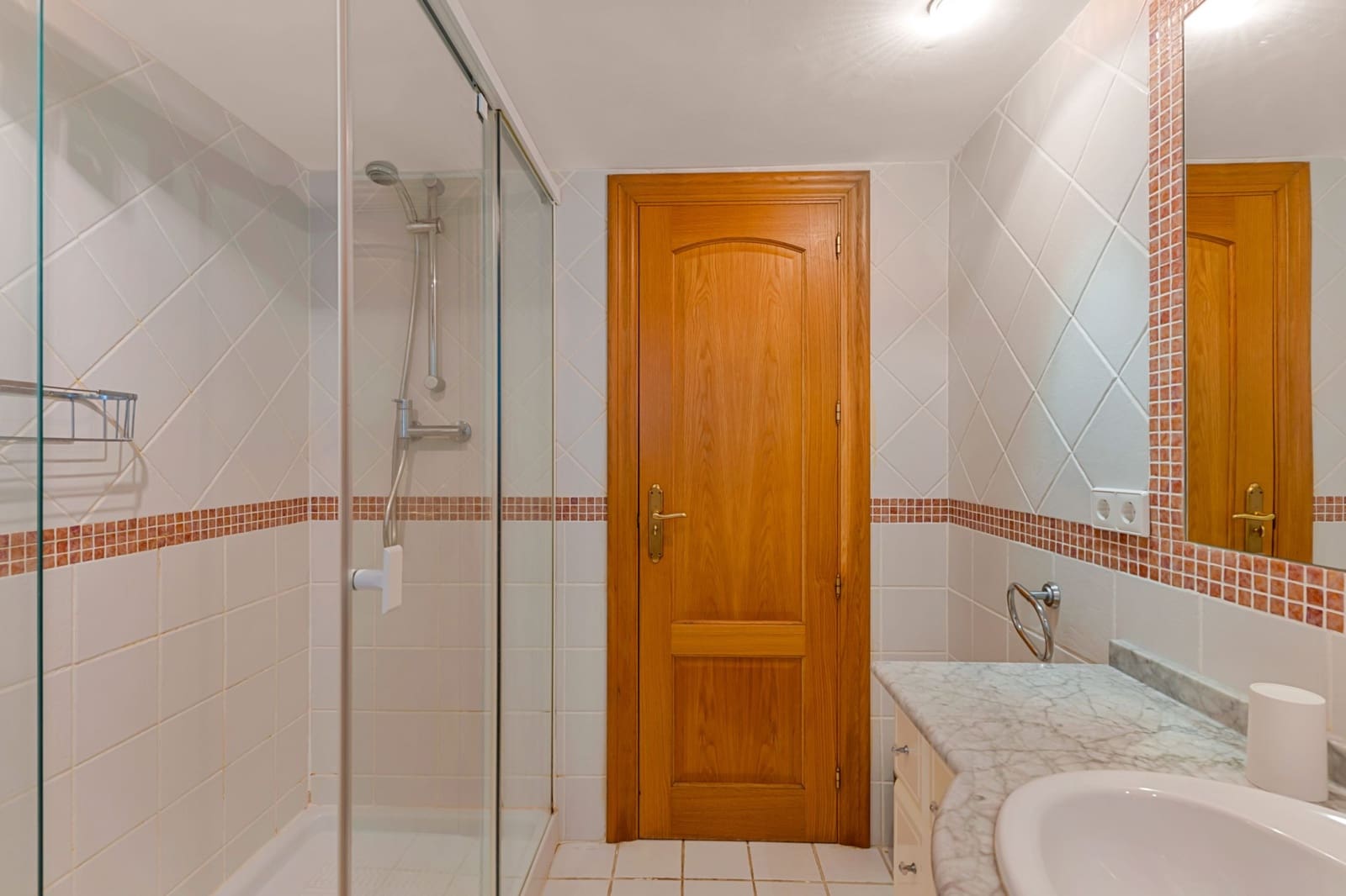 3 Zimmer Apartment zu verkaufen in Nueva Andalucia mit Pool Garage - 695.000 € (Ref: 10047042)