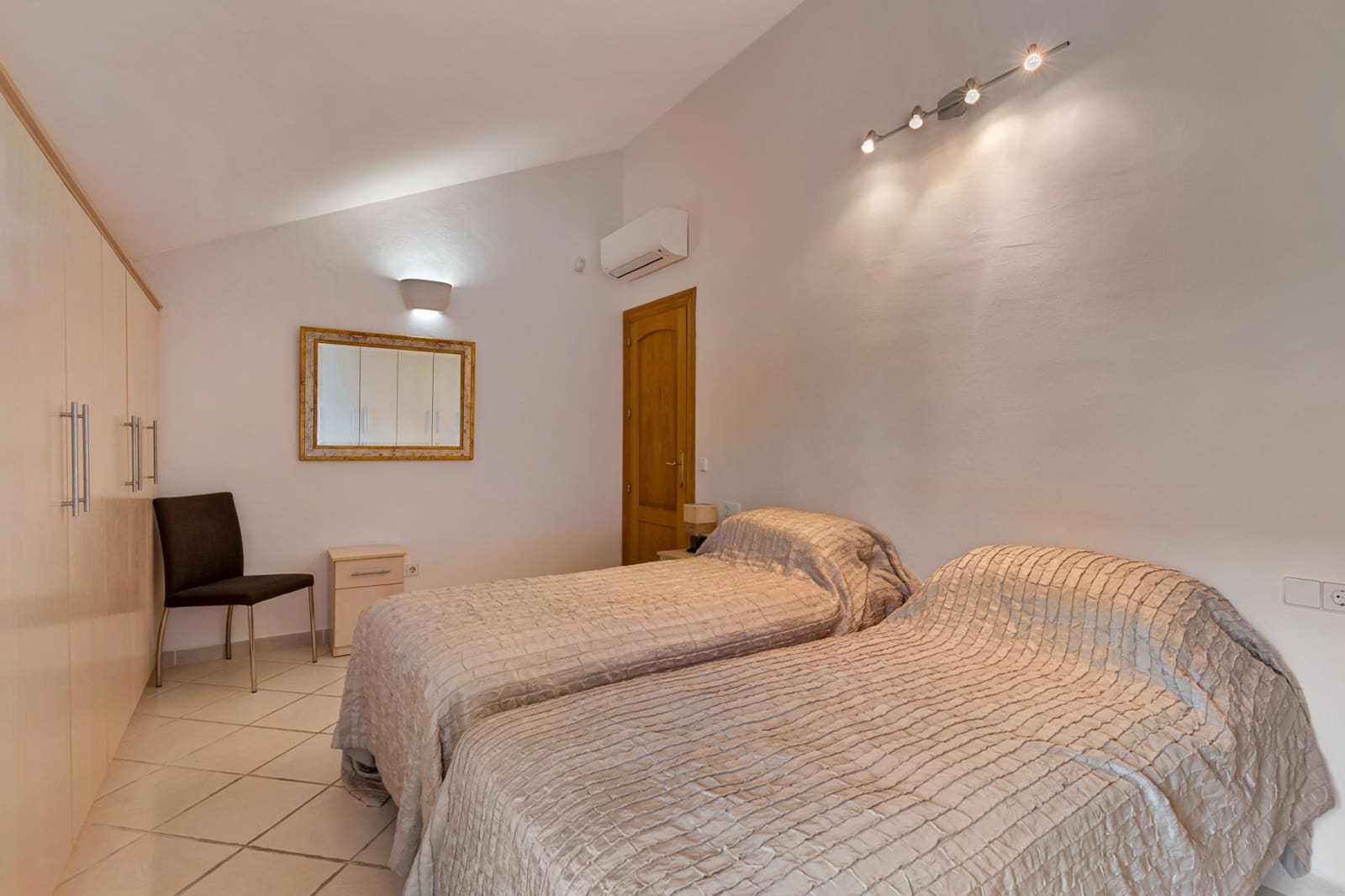 3 Zimmer Apartment zu verkaufen in Nueva Andalucia mit Pool Garage - 695.000 € (Ref: 10047042)