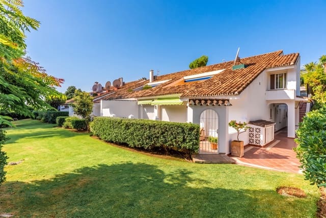 3 Zimmer Apartment zu verkaufen in Nueva Andalucia, Marbella mit Pool Garage - 695.000 € (Ref: 10047042)