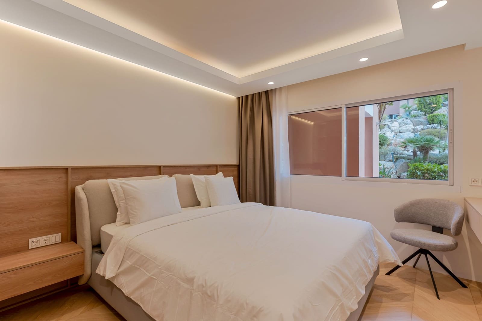 3 soverom Leilighet til salgs i Nueva Andalucia med svømmebasseng garasje - € 1 300 000 (Ref: 10048930)