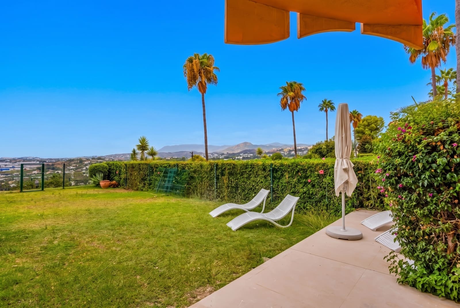 3 soverom Leilighet til salgs i Nueva Andalucia med svømmebasseng garasje - € 1 300 000 (Ref: 10048930)