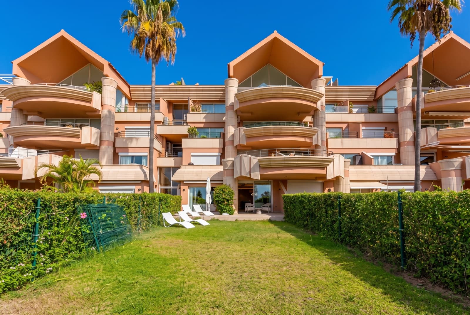 3 soverom Leilighet til salgs i Nueva Andalucia med svømmebasseng garasje - € 1 300 000 (Ref: 10048930)