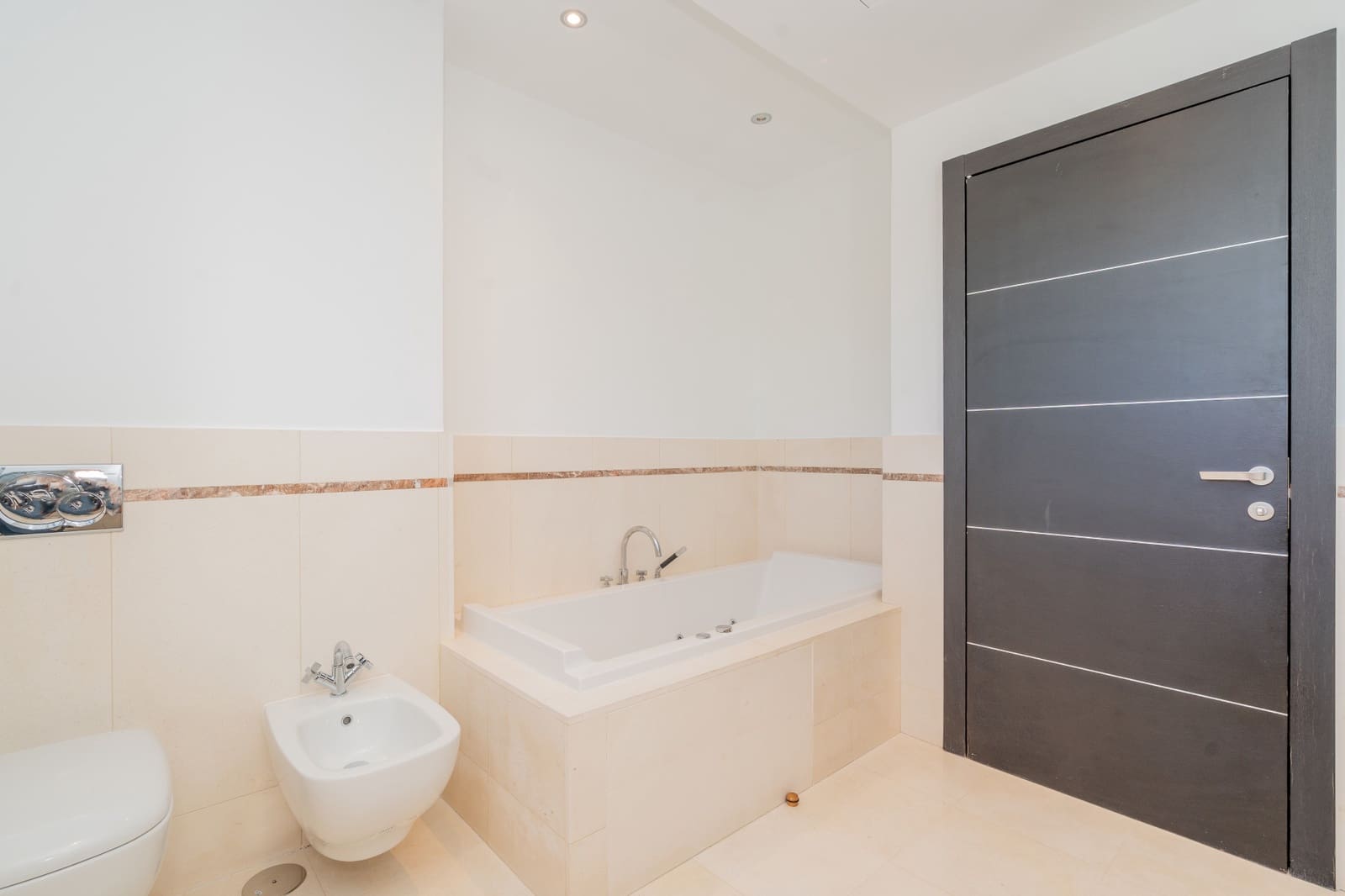 5 sypialnia Dom blizniak na sprzedaż w Marbella z basenem garażem - 3 000 000 € (Ref: 10054896)