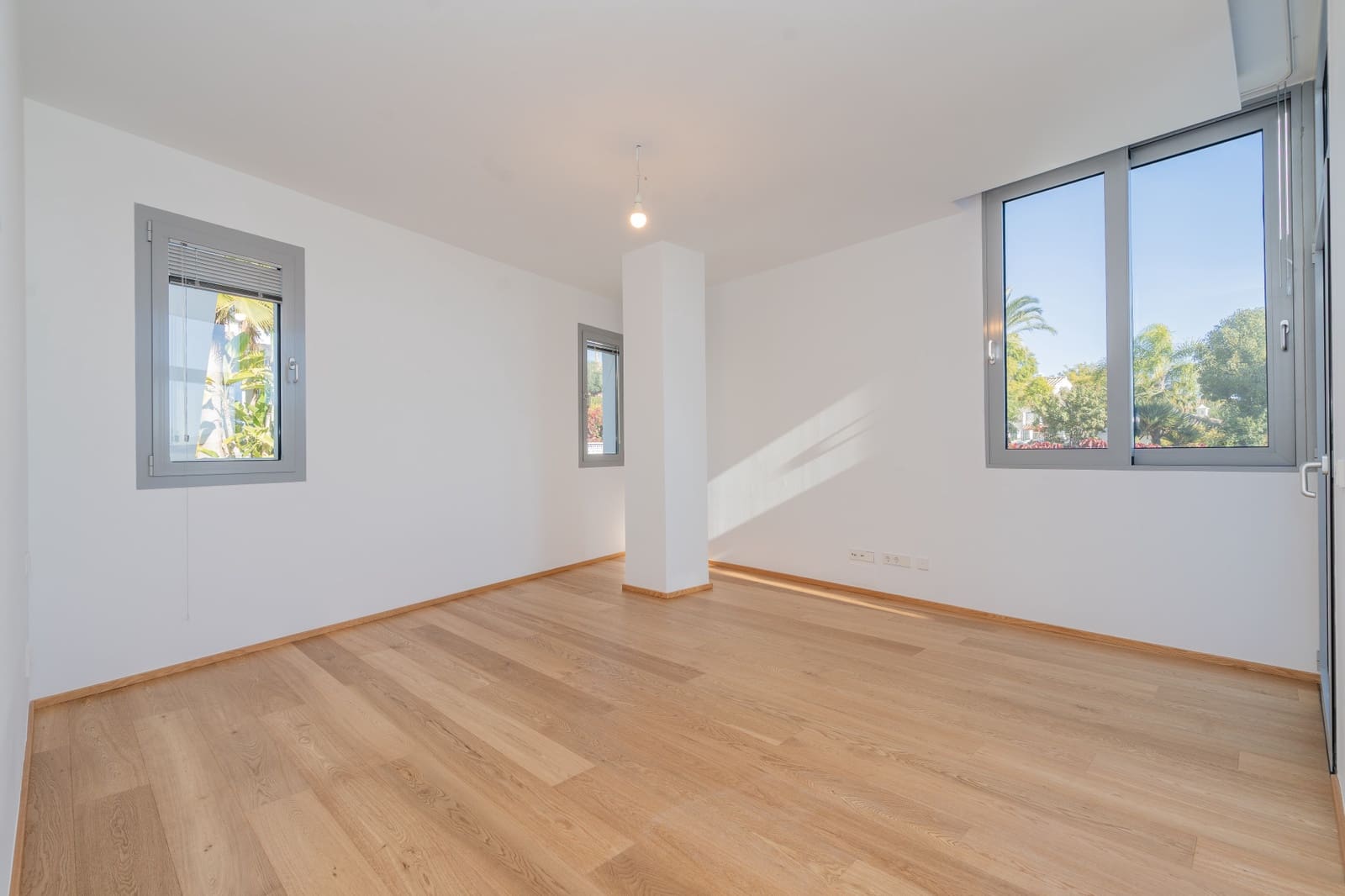 5 sypialnia Dom blizniak na sprzedaż w Marbella z basenem garażem - 3 000 000 € (Ref: 10054896)