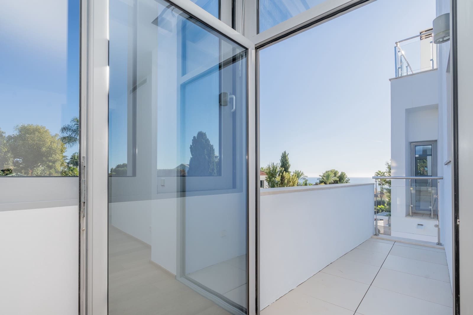 5 sypialnia Dom blizniak na sprzedaż w Marbella z basenem garażem - 3 000 000 € (Ref: 10054896)