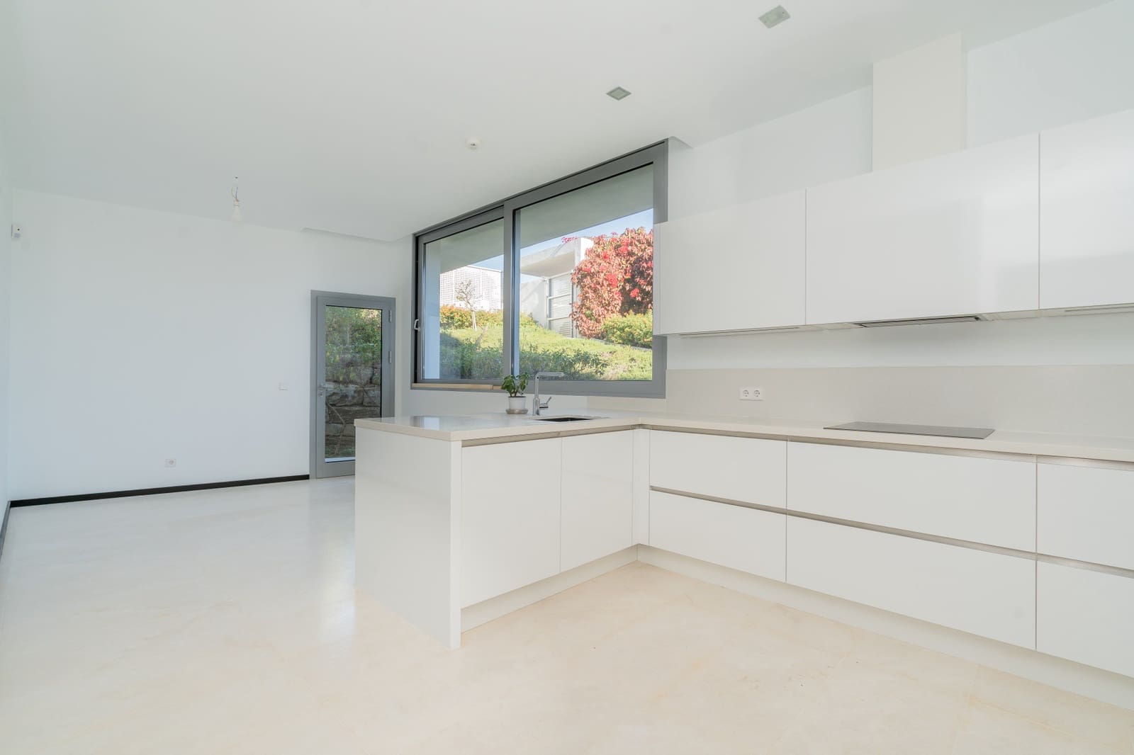 5 sypialnia Dom blizniak na sprzedaż w Marbella z basenem garażem - 3 000 000 € (Ref: 10054896)