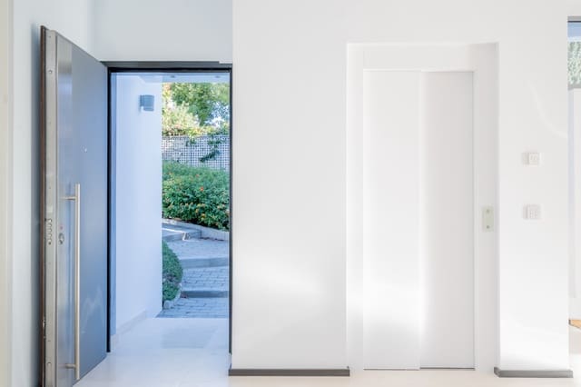 5 sypialnia Dom blizniak na sprzedaż w Sierra Blanca, Marbella z basenem garażem - 3 000 000 € (Ref: 10054896)