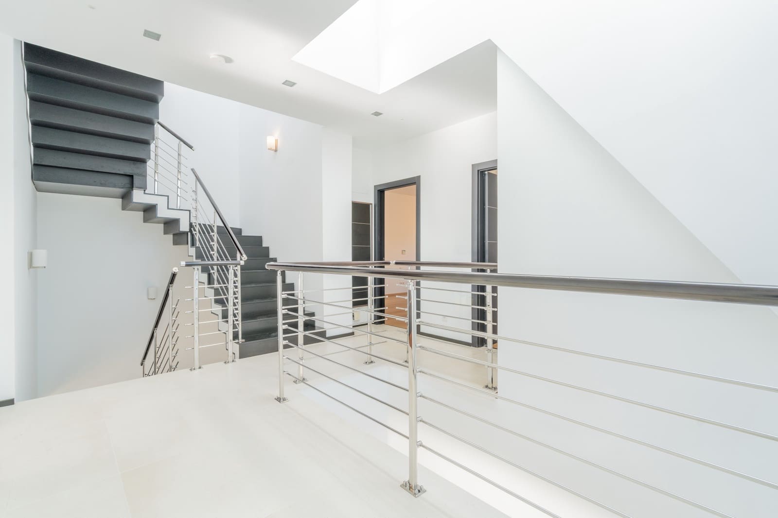 5 sypialnia Dom blizniak na sprzedaż w Marbella z basenem garażem - 3 000 000 € (Ref: 10054896)