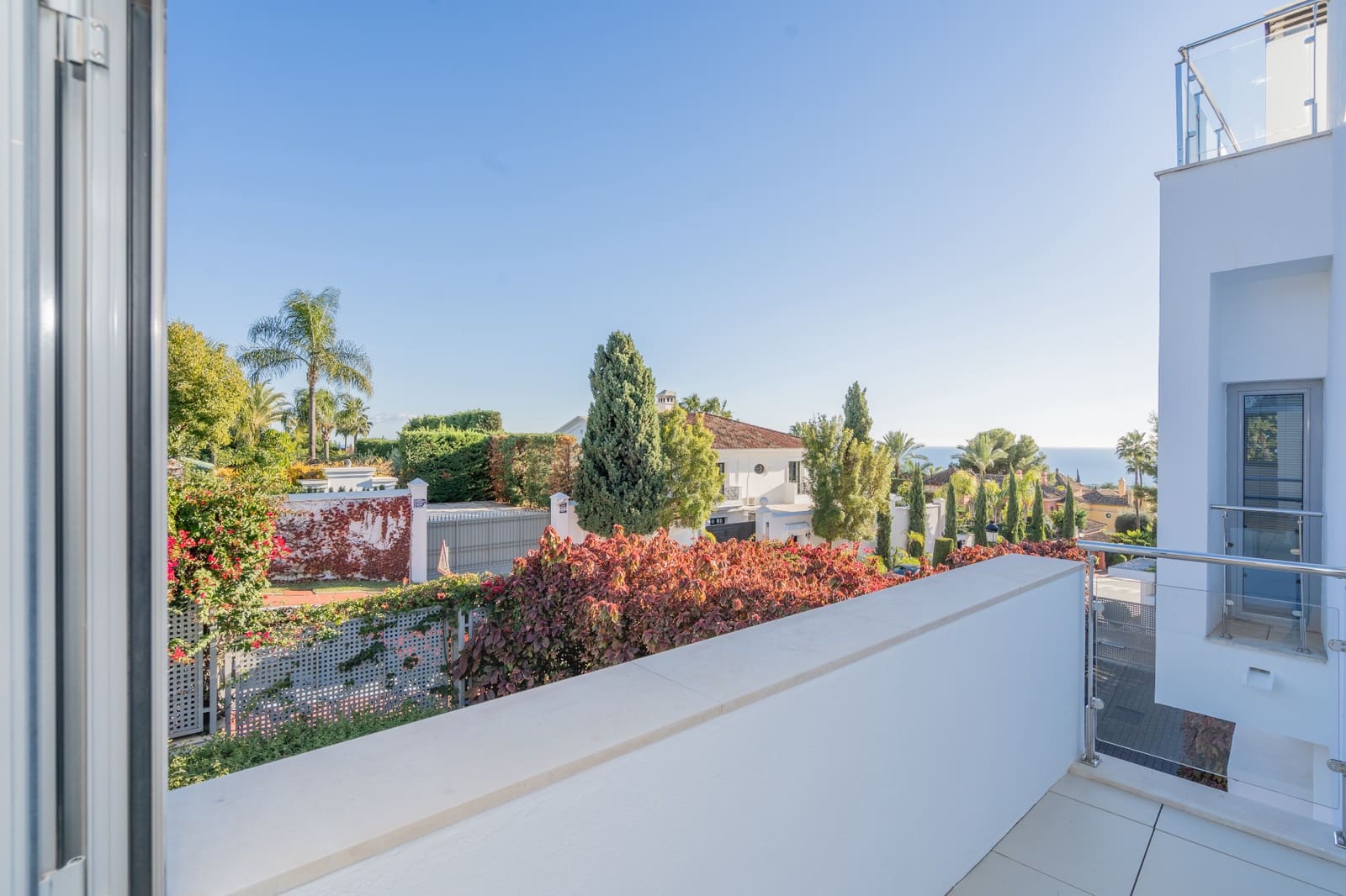 5 sypialnia Dom blizniak na sprzedaż w Marbella z basenem garażem - 3 000 000 € (Ref: 10054896)