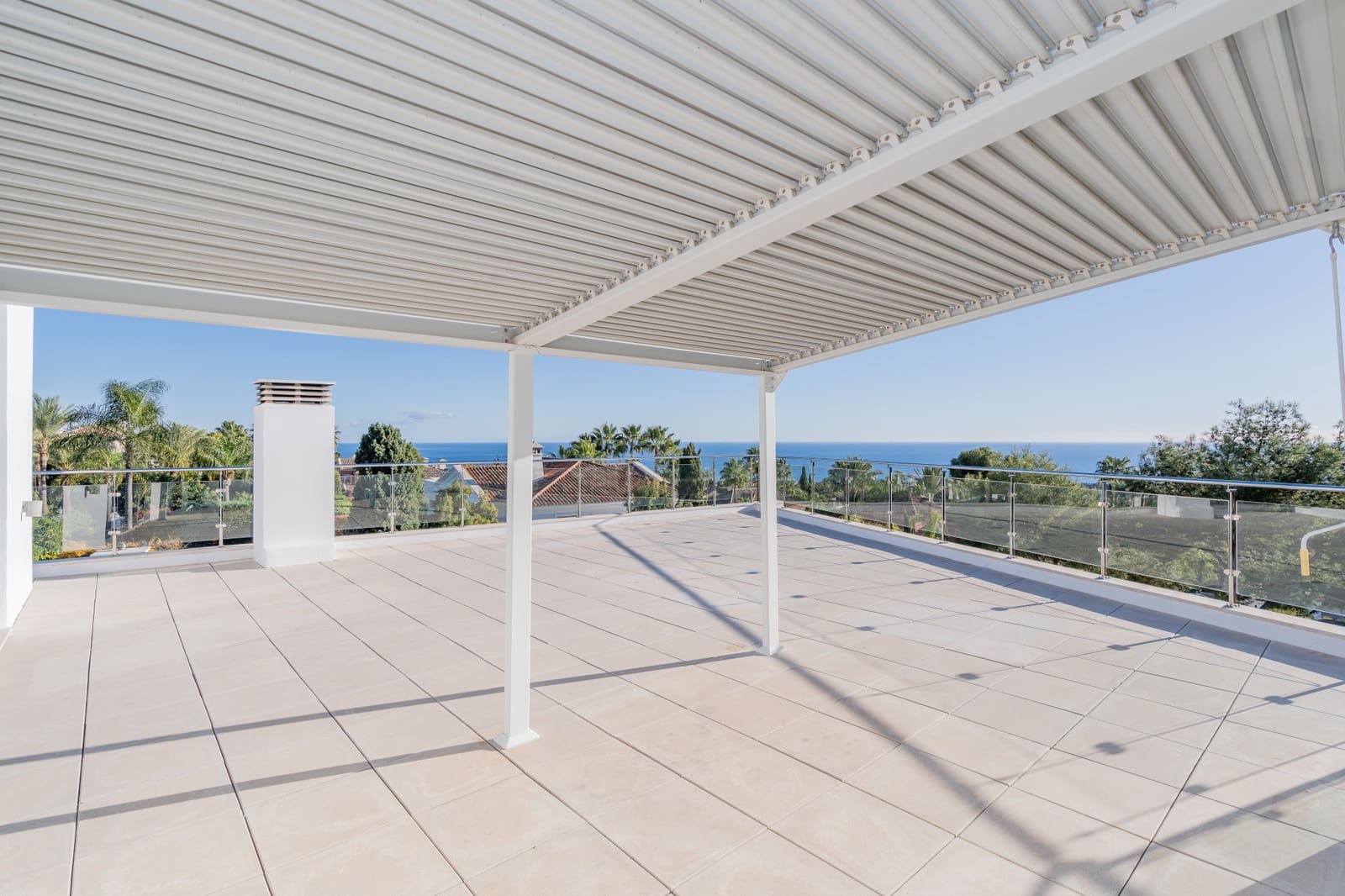 5 sypialnia Dom blizniak na sprzedaż w Marbella z basenem garażem - 3 000 000 € (Ref: 10054896)