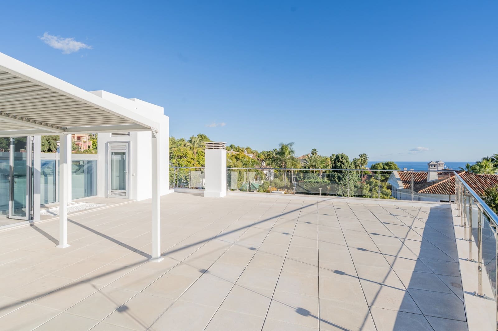 5 sypialnia Dom blizniak na sprzedaż w Marbella z basenem garażem - 3 000 000 € (Ref: 10054896)