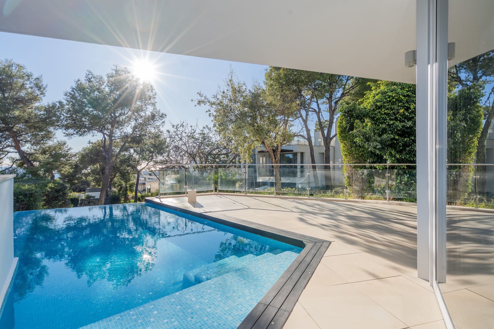 5 sypialnia Dom blizniak na sprzedaż w Marbella z basenem garażem - 3 000 000 € (Ref: 10054896)
