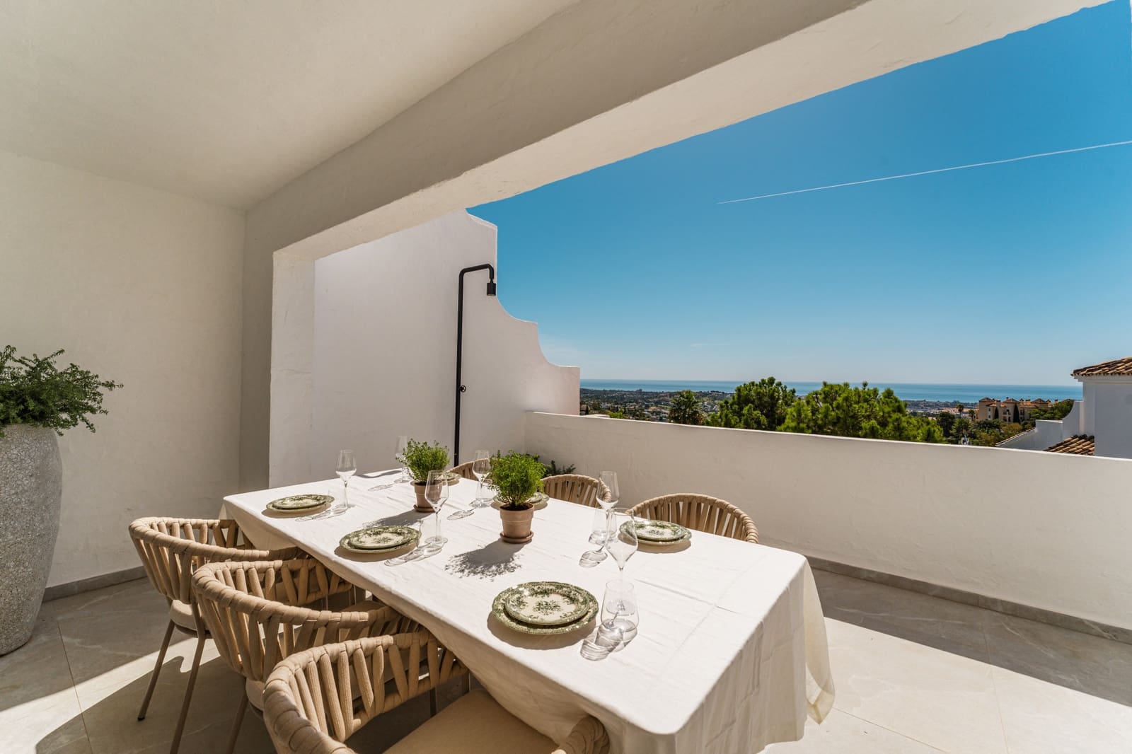 3 bedroom Penthouse for sale in Benahavis with pool - € 1,175,000 (Ref: 10054898)