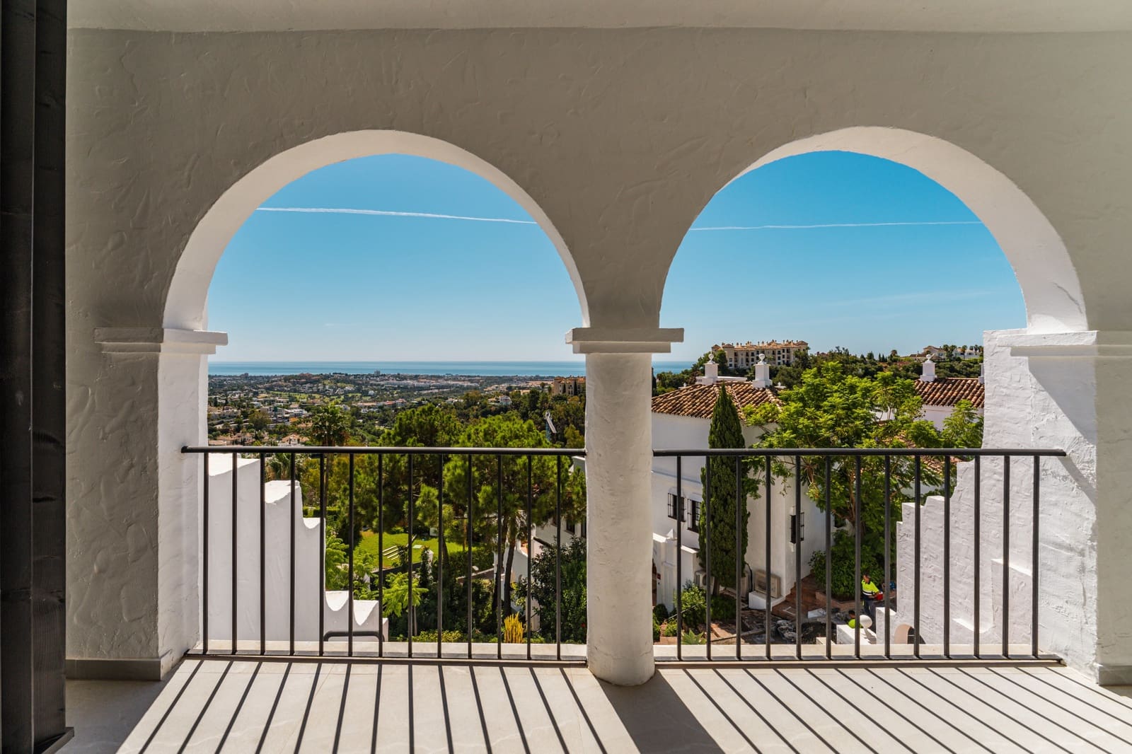 3 bedroom Penthouse for sale in Benahavis with pool - € 1,175,000 (Ref: 10054898)
