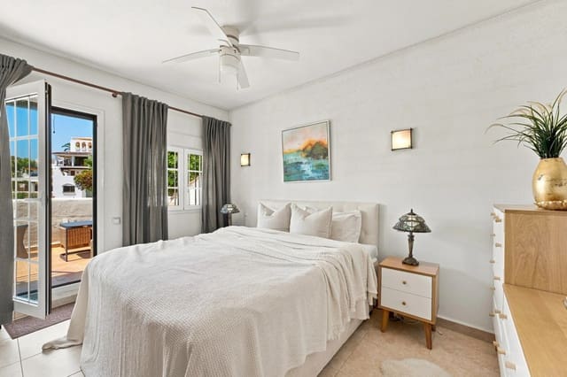 Apartamento de 2 habitaciones en Marbella en venta con piscina garaje - 699.000 € (Ref: 10054899)