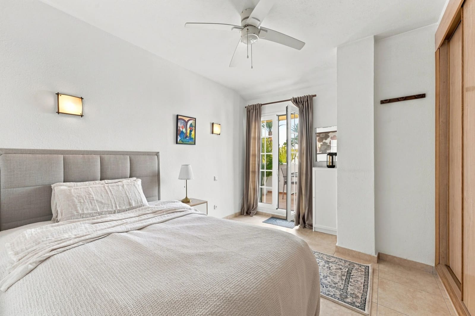 Apartamento de 2 habitaciones en Marbella en venta con piscina garaje - 699.000 € (Ref: 10054899)