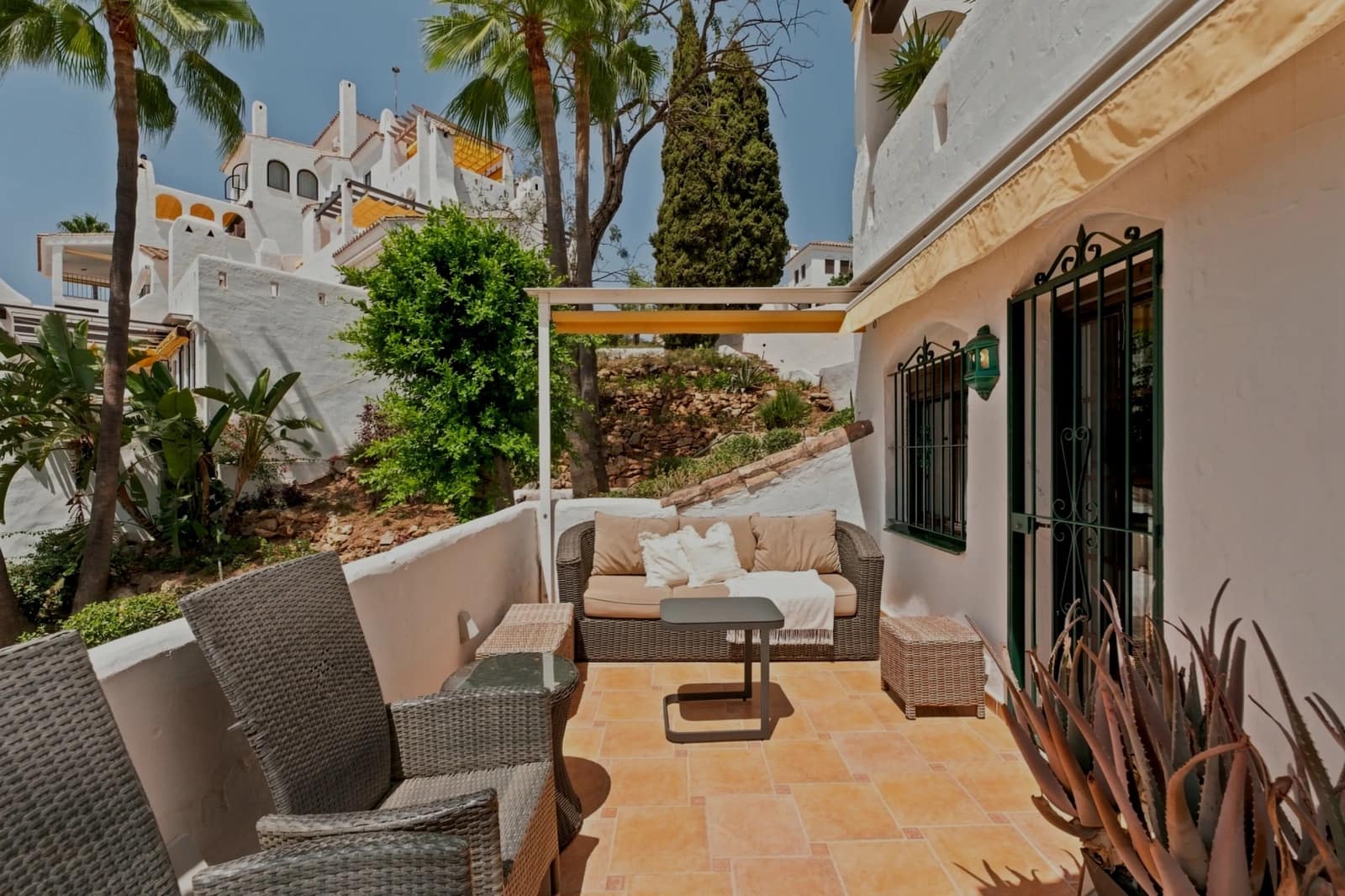 Apartamento de 2 habitaciones en Marbella en venta con piscina garaje - 699.000 € (Ref: 10054899)