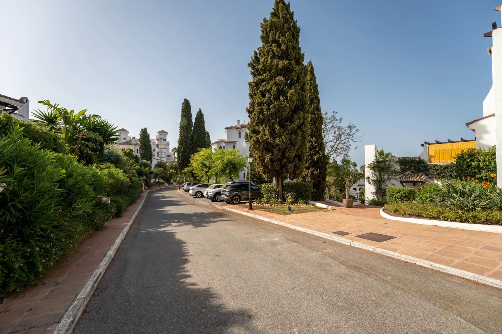 Apartamento de 2 habitaciones en Marbella en venta con piscina garaje - 699.000 € (Ref: 10054899)