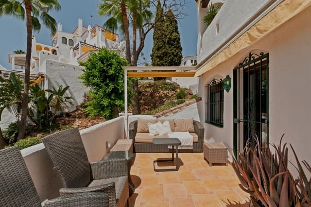 Apartamento de 2 habitaciones en Marbella en venta con piscina garaje - 699.000 € (Ref: 10054899)