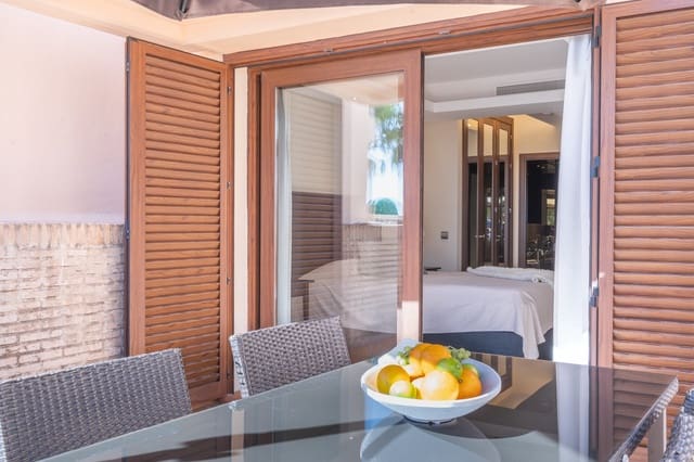 2 bedroom Penthouse for sale in Estepona with pool garage - € 1,125,000 (Ref: 10058756)