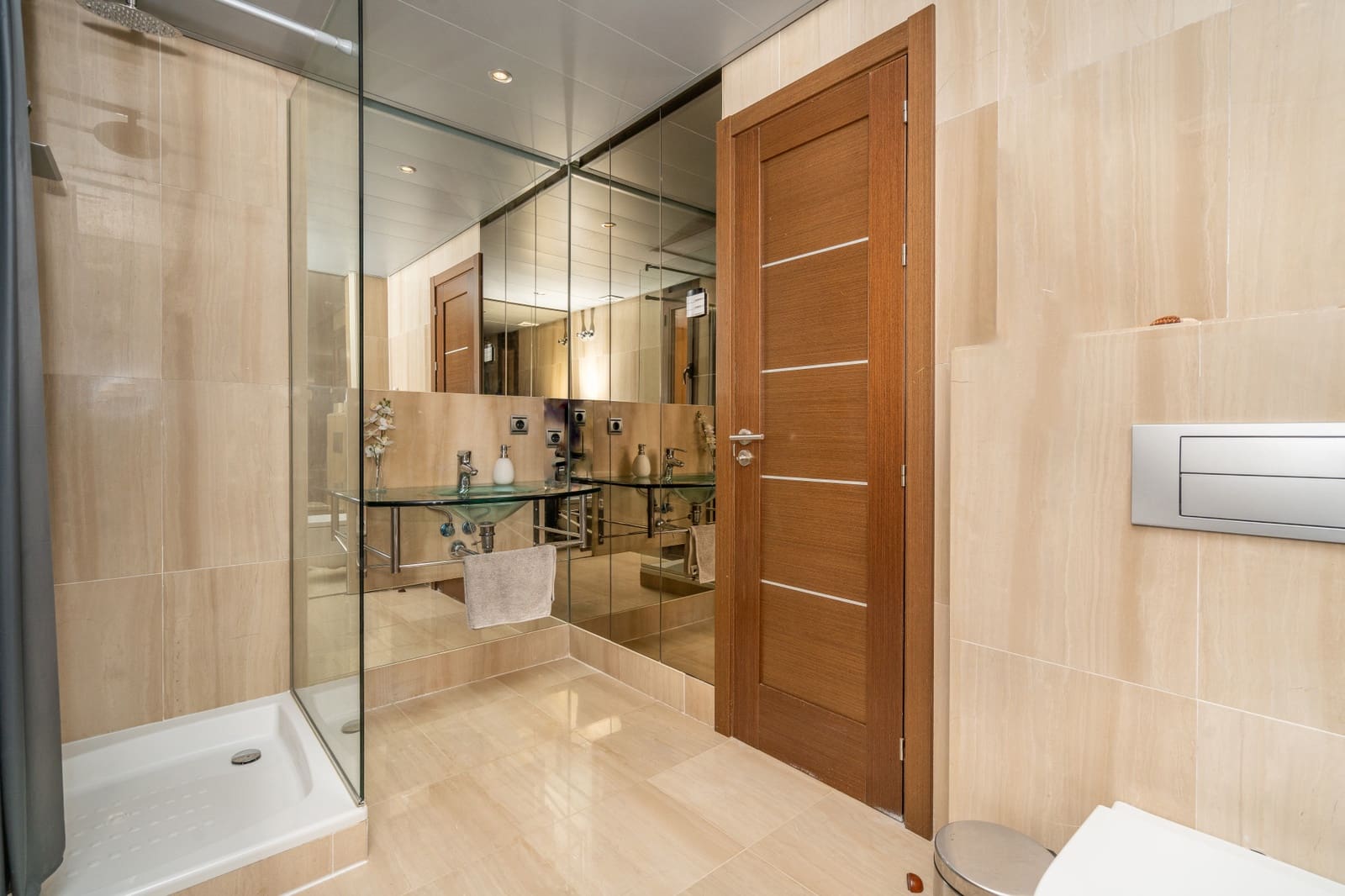 2 bedroom Penthouse for sale in Estepona with pool garage - € 1,125,000 (Ref: 10058756)