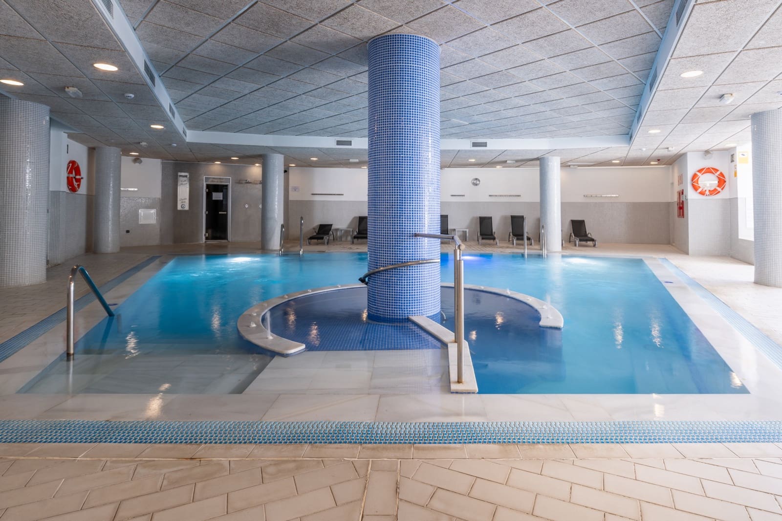 2 bedroom Penthouse for sale in Estepona with pool garage - € 1,125,000 (Ref: 10058756)