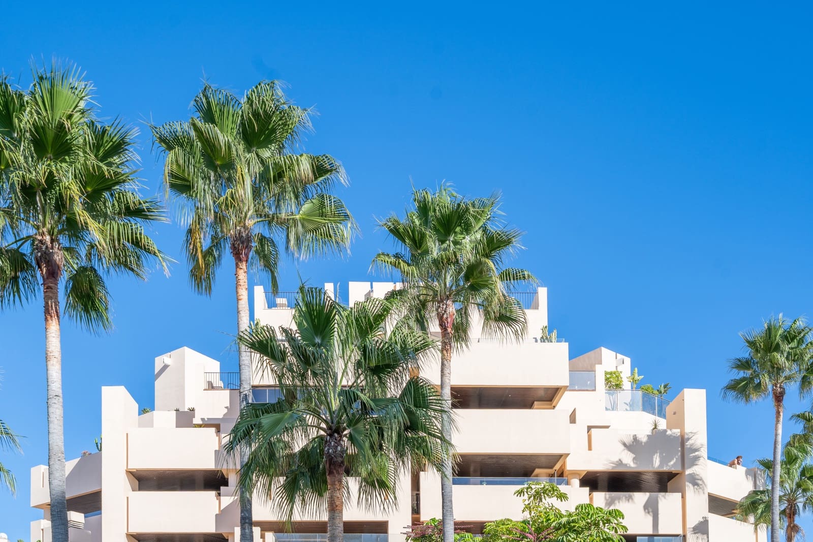 2 bedroom Penthouse for sale in Estepona with pool garage - € 1,125,000 (Ref: 10058756)