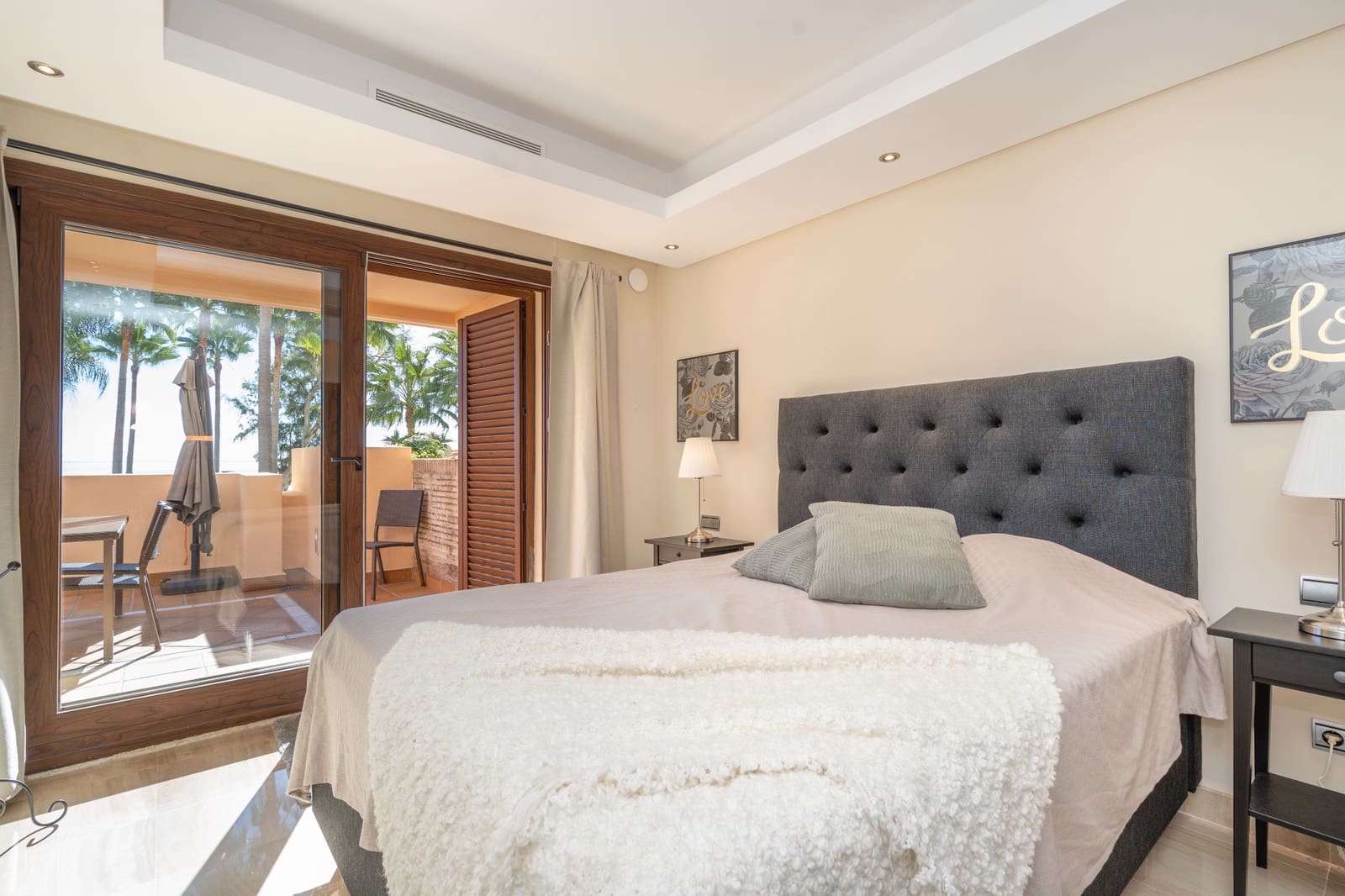 2 bedroom Penthouse for sale in Estepona with pool garage - € 1,125,000 (Ref: 10058756)