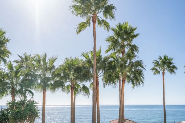 2 bedroom Penthouse for sale in Estepona with pool garage - € 1,125,000 (Ref: 10058756)