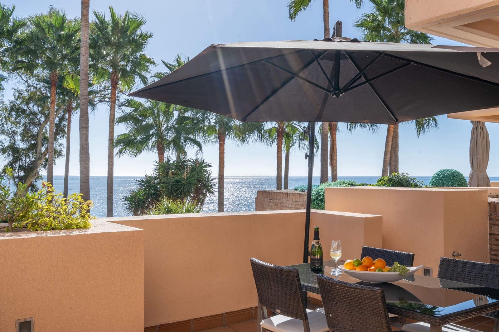 2 bedroom Penthouse for sale in Estepona with pool garage - € 1,125,000 (Ref: 10058756)