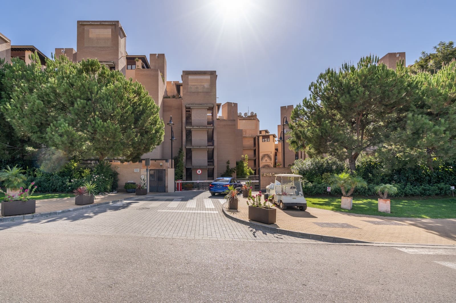 2 bedroom Penthouse for sale in Estepona with pool garage - € 1,125,000 (Ref: 10058756)