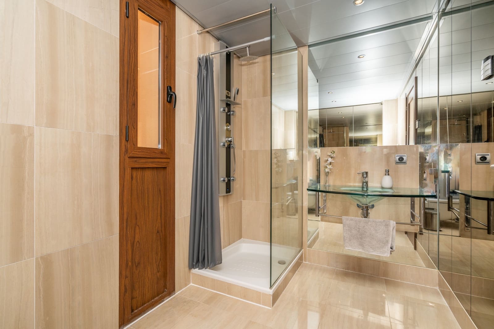 2 bedroom Penthouse for sale in Estepona with pool garage - € 1,125,000 (Ref: 10058756)