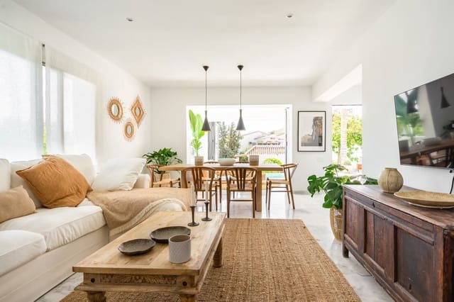 4 chambre Villa/Maison à vendre à Nueva Andalucia, Marbella avec piscine garage - 1 100 000 € (Ref: 10058758)