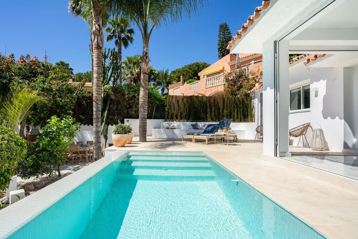 4 chambre Villa/Maison à vendre à Nueva Andalucia avec piscine garage - 1 100 000 € (Ref: 10058758)