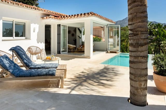 4 chambre Villa/Maison à vendre à Nueva Andalucia, Marbella avec piscine garage - 1 100 000 € (Ref: 10058758)