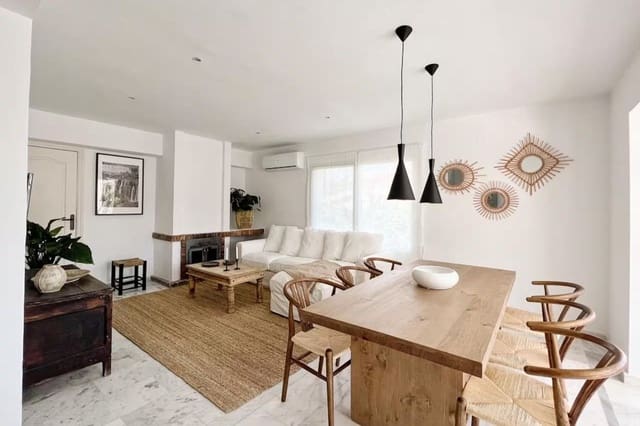 4 chambre Villa/Maison à vendre à Nueva Andalucia, Marbella avec piscine garage - 1 100 000 € (Ref: 10058758)