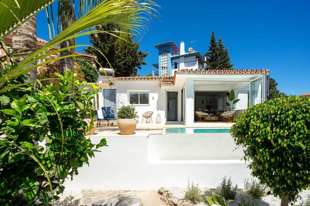 4 chambre Villa/Maison à vendre à Nueva Andalucia avec piscine garage - 1 100 000 € (Ref: 10058758)