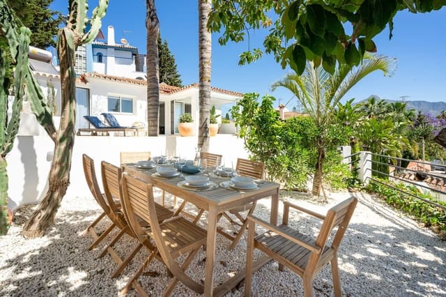 4 chambre Villa/Maison à vendre à Nueva Andalucia, Marbella avec piscine garage - 1 100 000 € (Ref: 10058758)