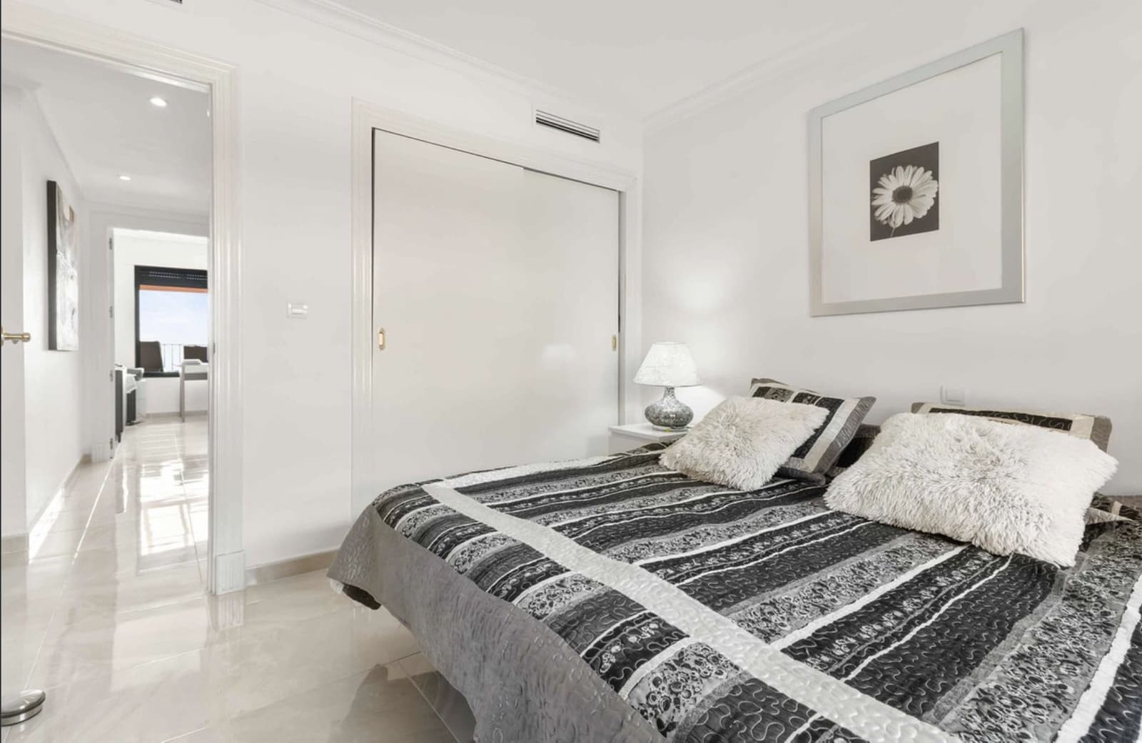 Ático de 3 habitaciones en Marbella en venta con piscina garaje - 749.000 € (Ref: 10061691)