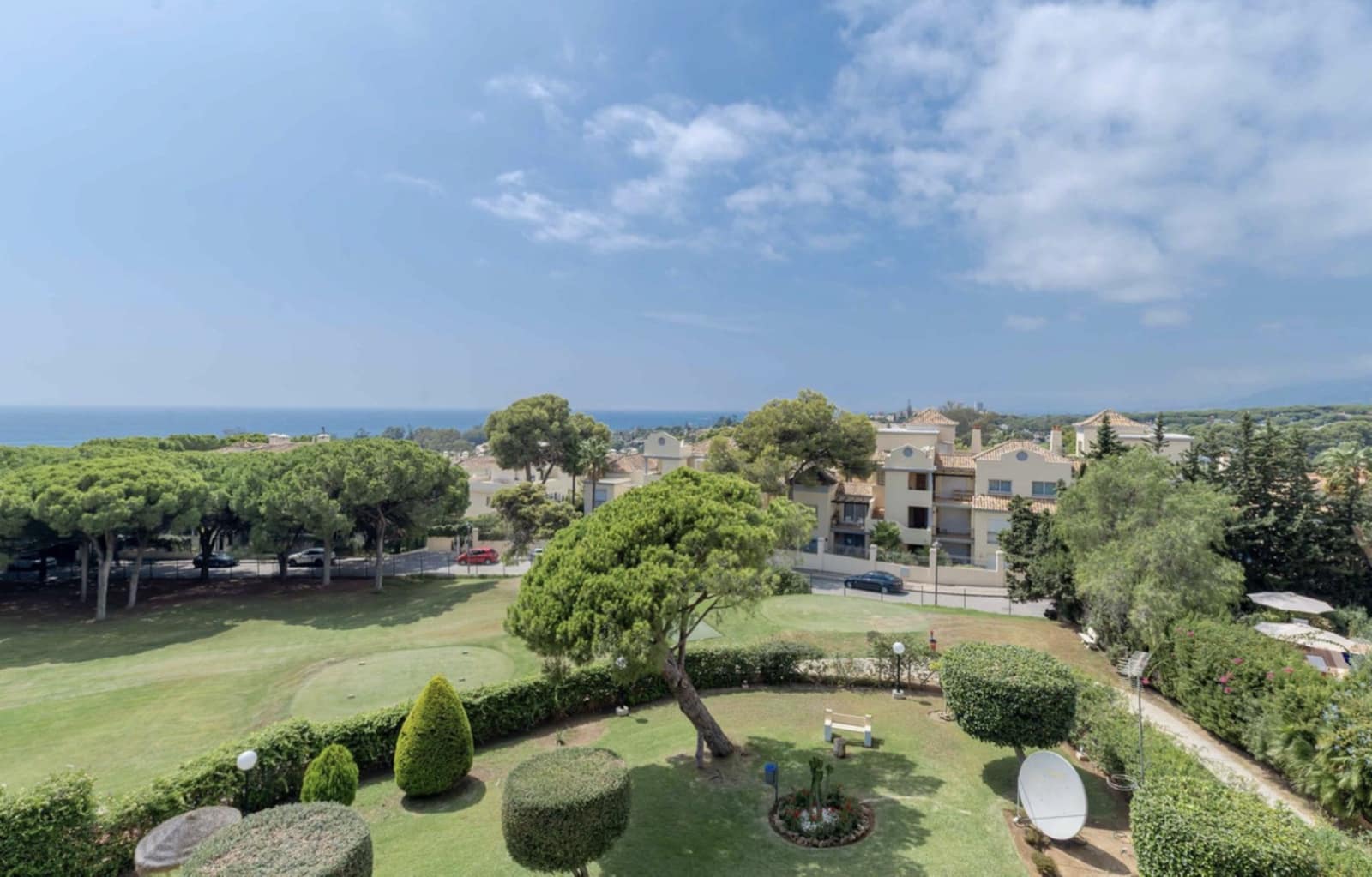 Ático de 3 habitaciones en Marbella en venta con piscina garaje - 749.000 € (Ref: 10061691)