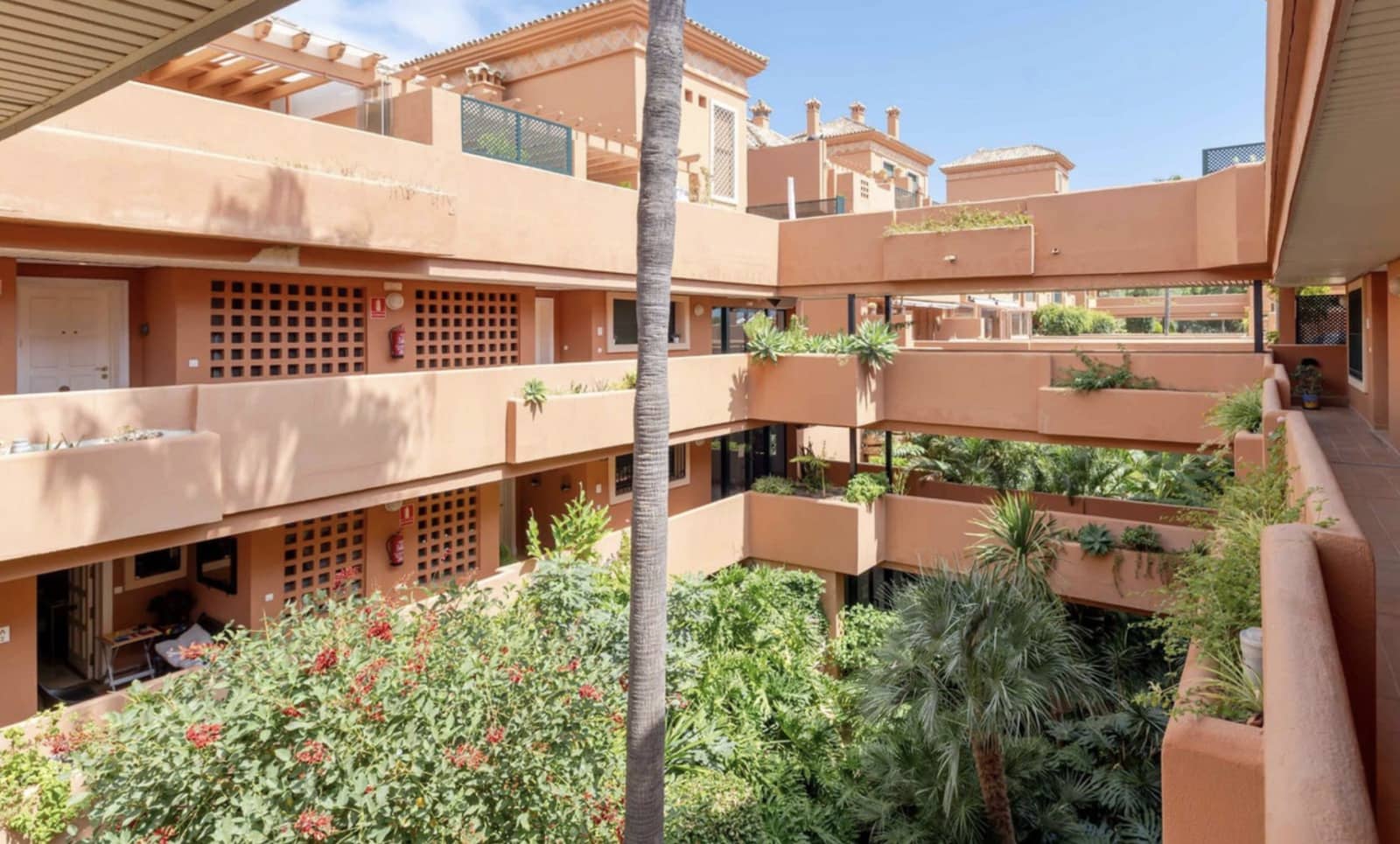 Ático de 3 habitaciones en Marbella en venta con piscina garaje - 749.000 € (Ref: 10061691)