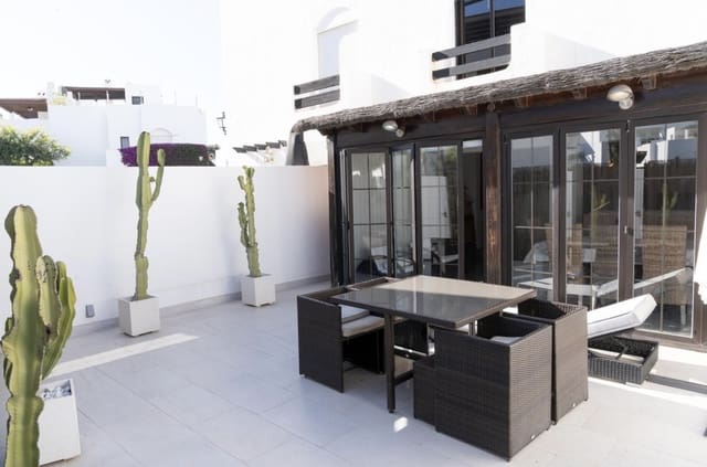 4 soveværelse Byhus til salg i San Pedro de Alcantara, Marbella med swimmingpool garage - € 950.000 (Ref: 10061693)