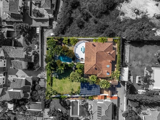 6 Zimmer Villa zu verkaufen in Río Real, Marbella mit Pool Garage - 1.550.000 € (Ref: 10061694)