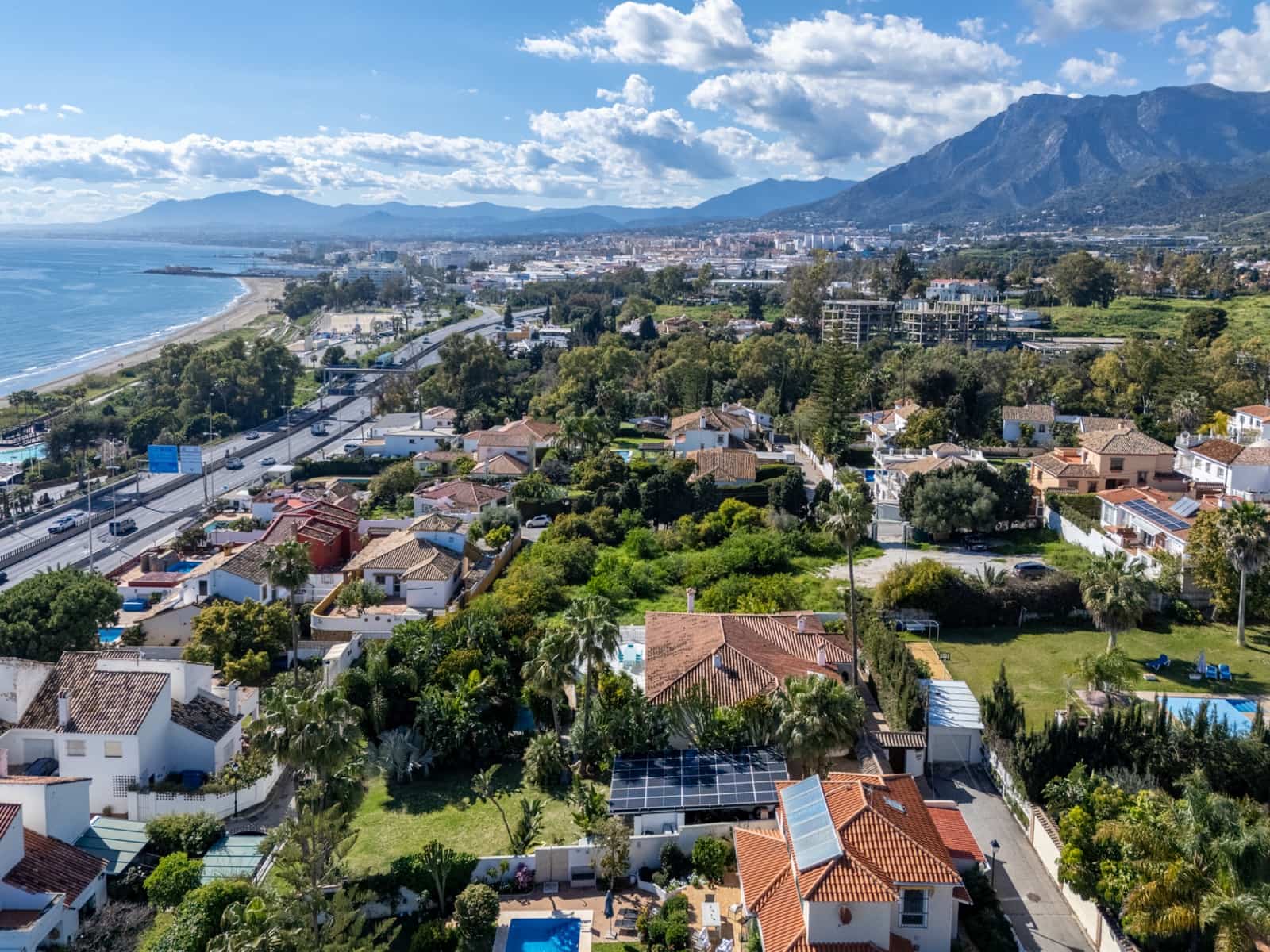 6 Zimmer Villa zu verkaufen in Marbella mit Pool Garage - 1.550.000 € (Ref: 10061694)