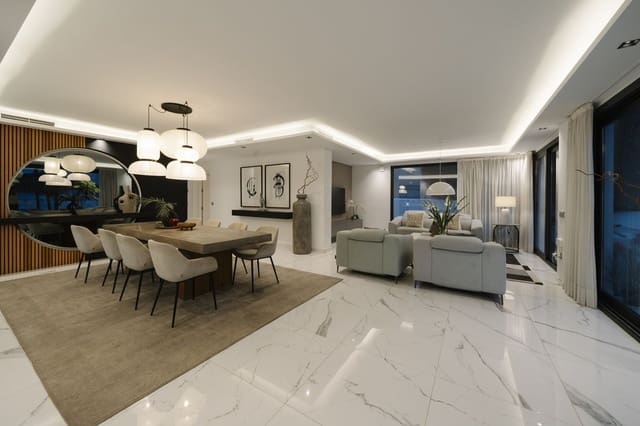 4 Zimmer Villa zu verkaufen in Nueva Andalucia, Marbella mit Pool Garage - 2.195.000 € (Ref: 10064026)