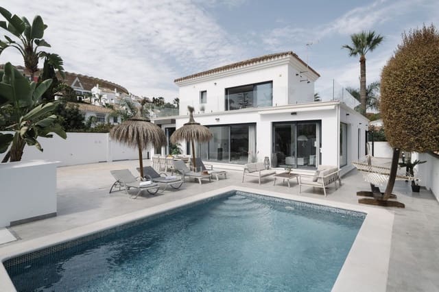 4 Zimmer Villa zu verkaufen in Nueva Andalucia, Marbella mit Pool Garage - 2.195.000 € (Ref: 10064026)