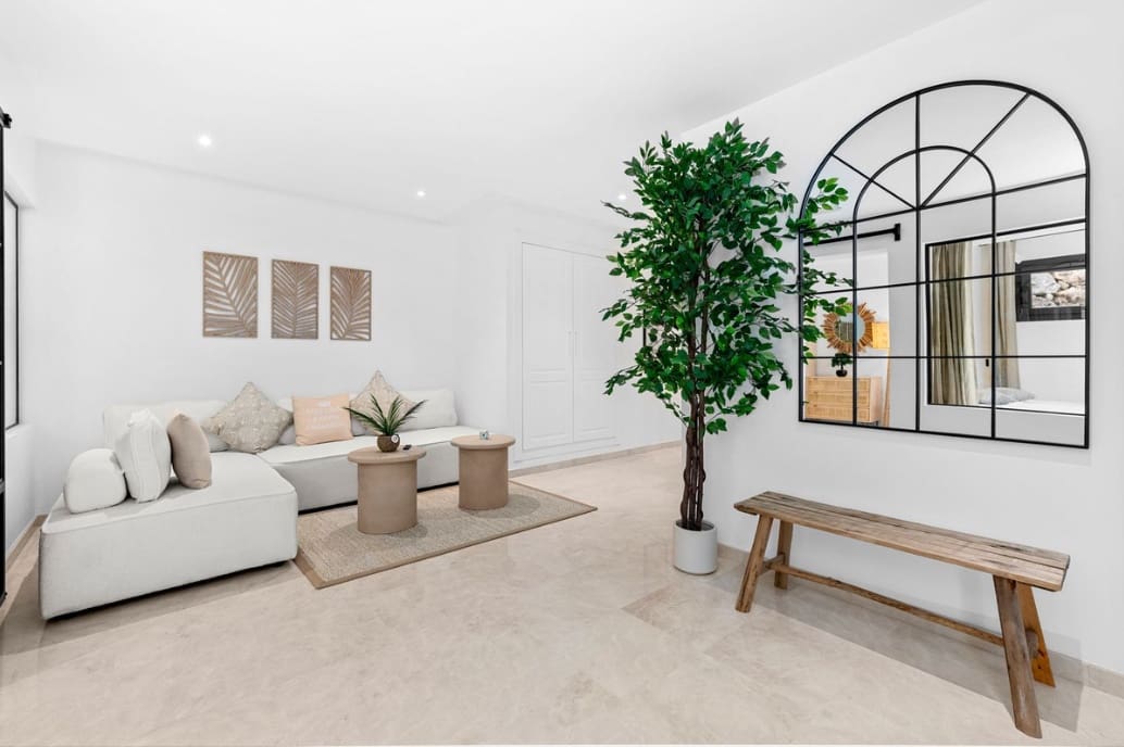3 slaapkamer Huis te koop in El Paraiso met zwembad garage - € 1.295.000 (Ref: 10067683)
