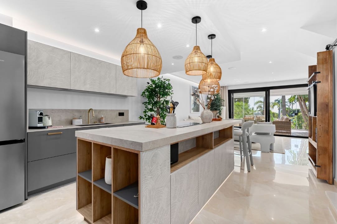 3 slaapkamer Huis te koop in El Paraiso met zwembad garage - € 1.295.000 (Ref: 10067683)