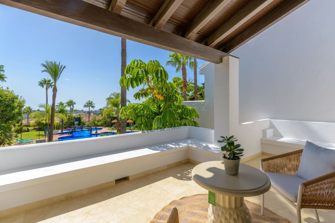3 slaapkamer Huis te koop in El Paraiso met zwembad garage - € 1.295.000 (Ref: 10067683)